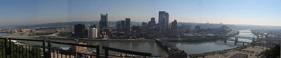 Downtown Pittsburgh and rivers from Mount Washington in 2006.
