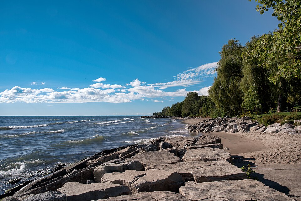 Lake Ontario shoreline at Jack Darling Park in Mississauga.